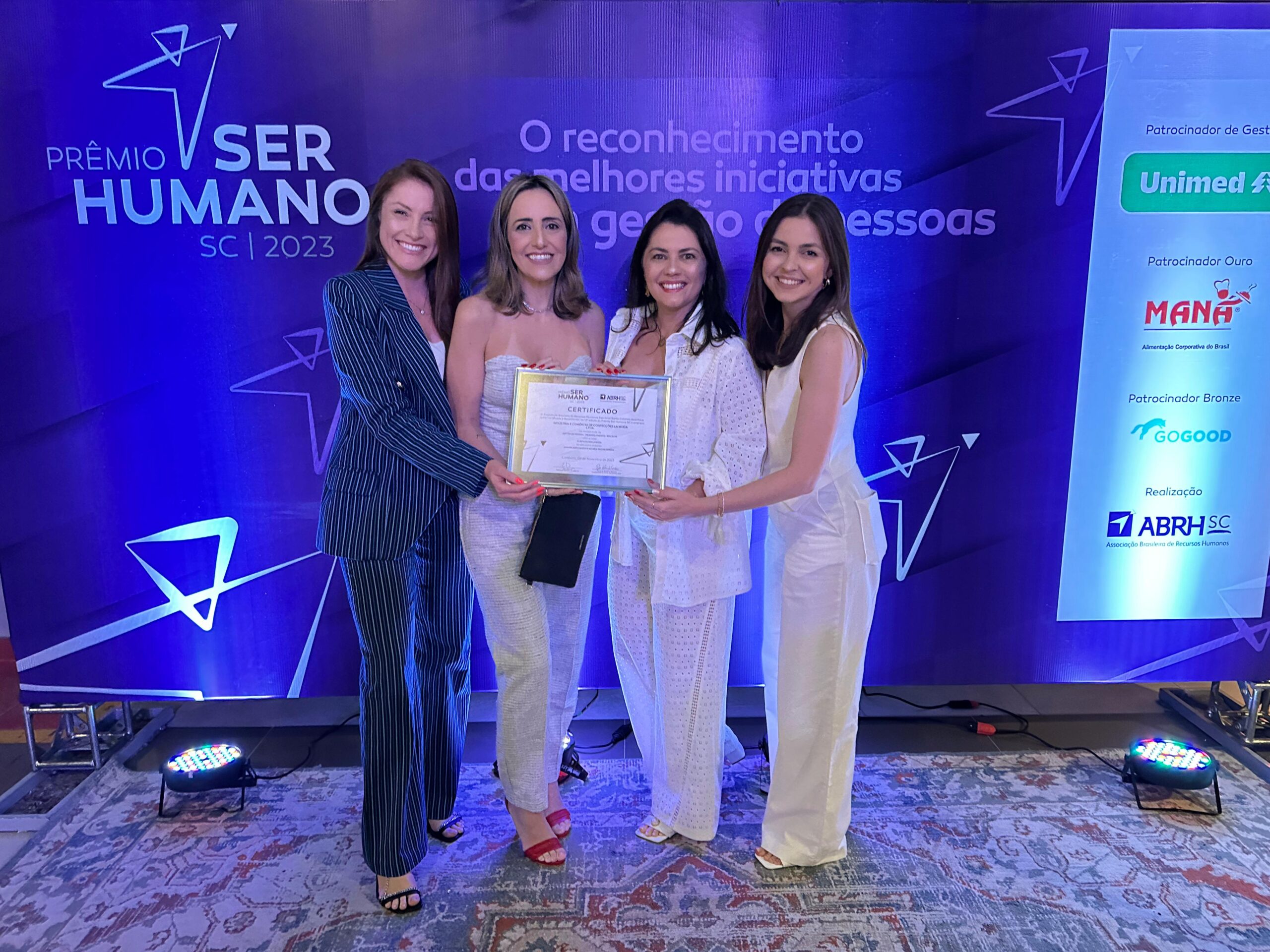 la-moda-recebe-premio-ser-humano