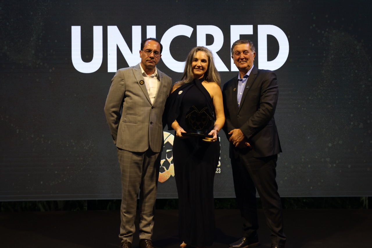 unicred-e-premiada-por-suas-iniciativas-na-area-de-educacao-financeira
